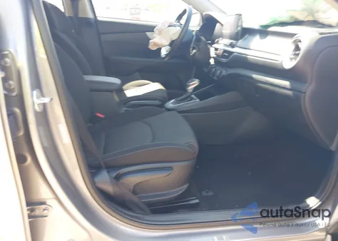 2024 Kia Forte Lxs z USA, uszkodzony, nr VIN 3KPF24ADXRE786939